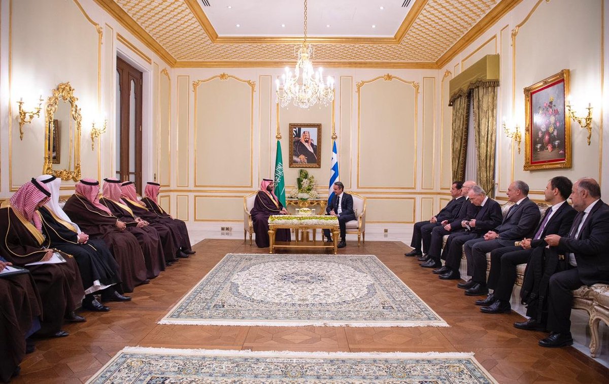 spagov's tweet photo. سمو #ولي_العهد يعقد اجتماعاً مع رئيس وزراء جمهورية #اليونان، وجرى خلال الاجتماع استعراض أوجه العلاقات الثنائية، وفرص تعزيزها في مختلف المجالات، إلى جانب بحث تطورات الأوضاع في المنطقة.
#واس https://t.co/IAnbdsweNE