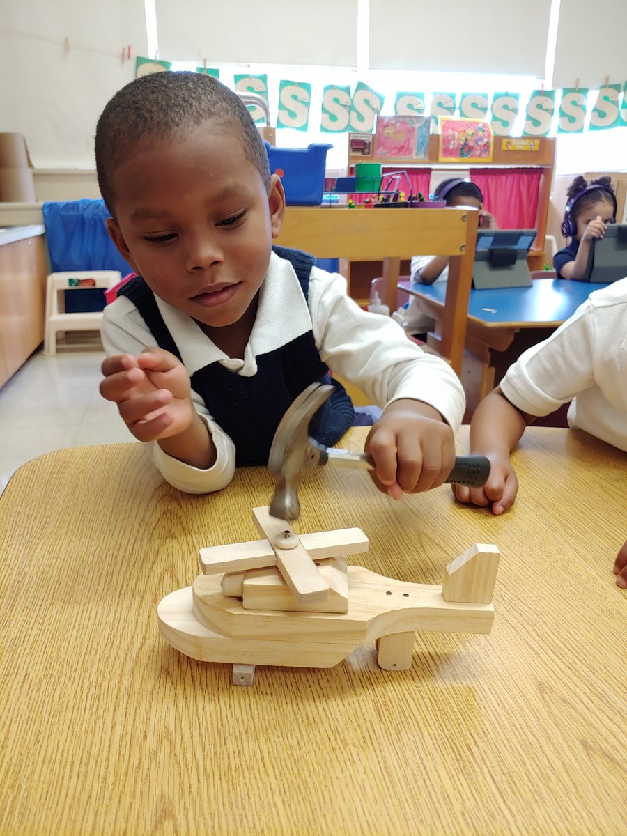 BlockstarsC's tweet photo. We began our transportation unit so we built some vehicles. This is our helicopter but we also made a fire truck. @BCECC_DAYMAC https://t.co/lo0nObHv0Z