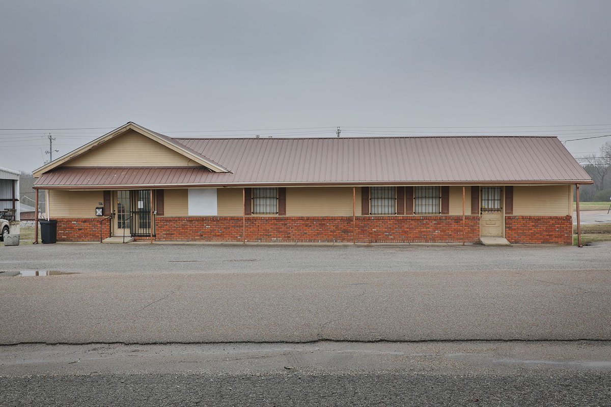 warealty_'s tweet photo. ⚡️ NEW COMMERCIAL LISTING ⚡️
407 North Front | Greenfield, Tennessee

This 2,170 sq. ft. commercial space is ideal for a new or growing business. Come see it today!

For more information:
☎️ Call Nyle Carlton at 731.819.0979 or
💻 Visit our website: https://t.co/aaV8EvGo5c https://t.co/rBIAJX8wD3