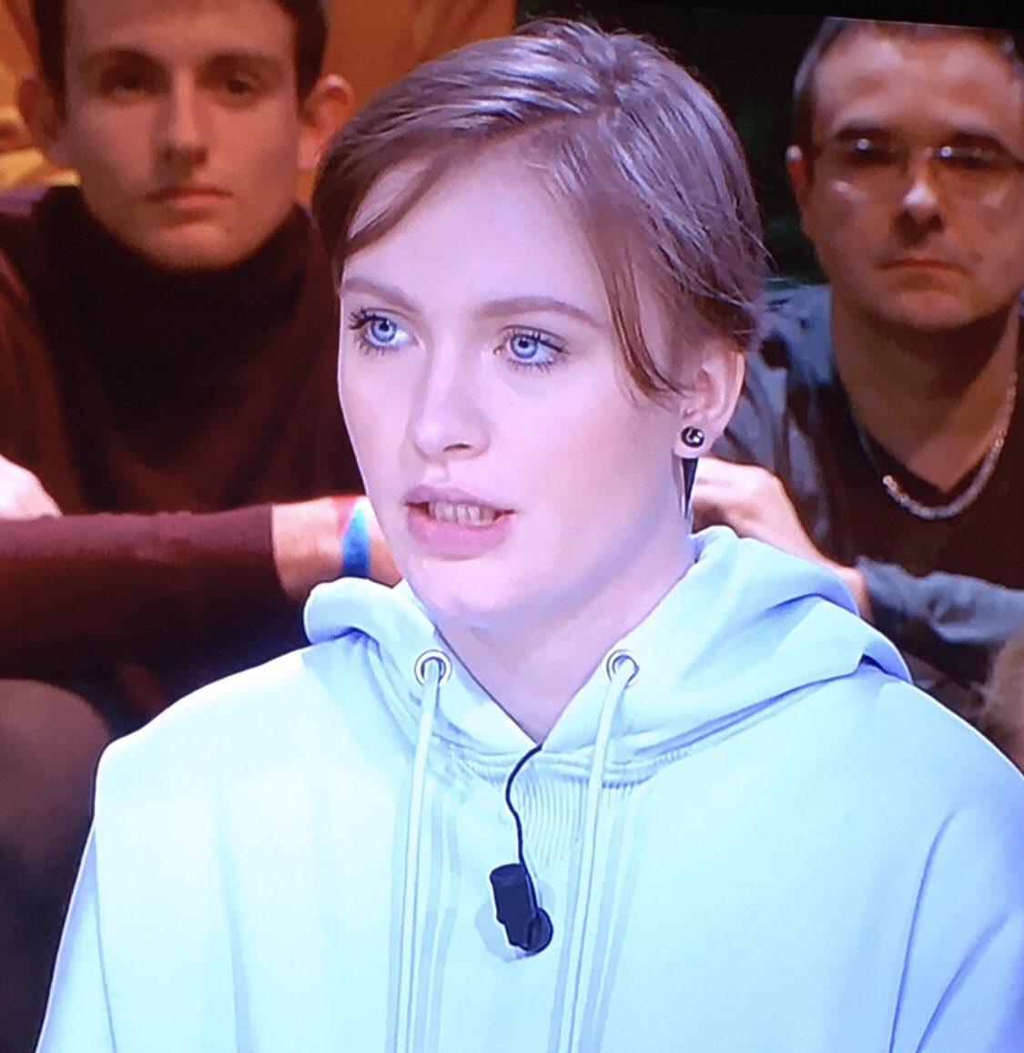 kevinvatant's tweet photo. Mila en interview c’est bien, mais avec le son ca serait mieux 😂😂😂😂😂 #bug #son #quotidien #mila #interview #grosbug #tmc https://t.co/C8t9KDMEFI