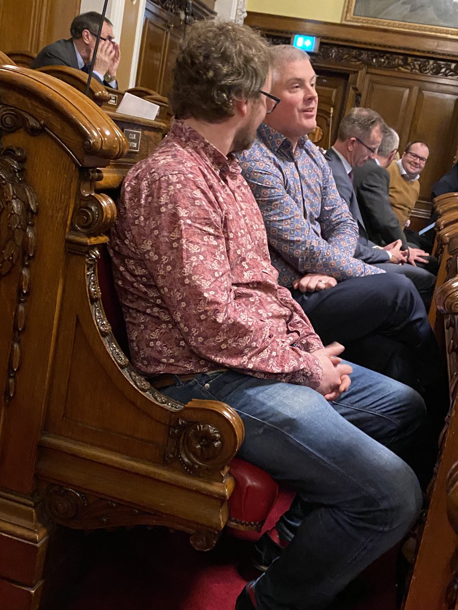 sianalliance's tweet photo. Lads. Where do you buy your shirts? Asking for a friend. @EmmetMcDB @CllrMichaelLong https://t.co/s29zWHVD7F