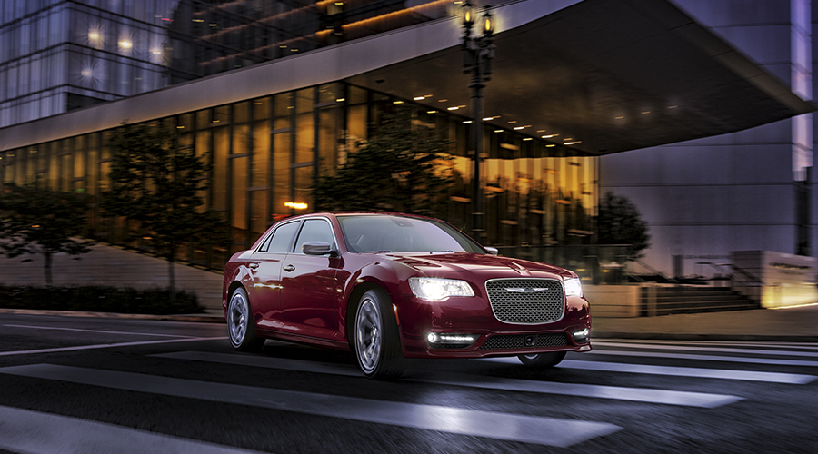 Cualquier lugar es una nueva oportunidad para destacar. #Chrysler300