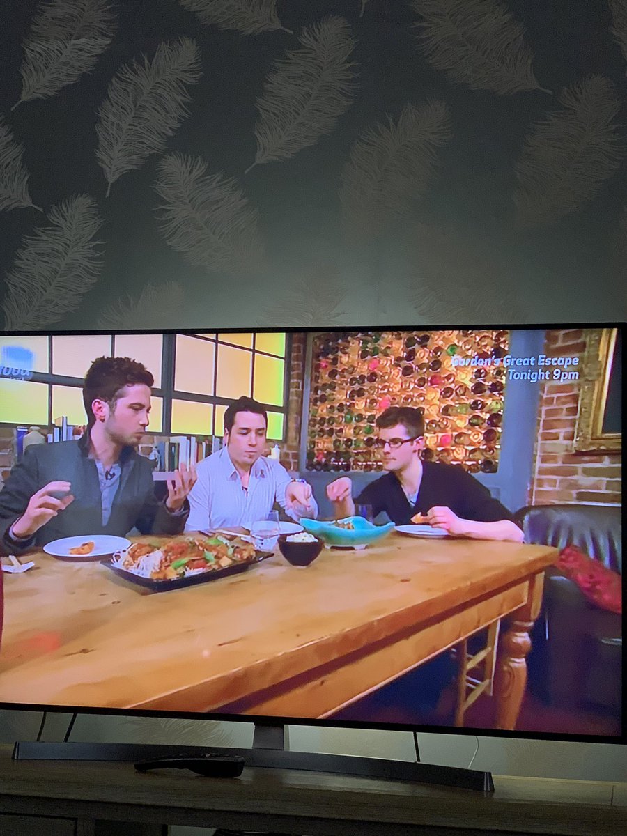 m_medhurst's tweet photo. When your watching @sortedfood then they appear in the tele. @whatbarrysdone @mikehuttlestone @Bebbrell @JamieSpafford @jamesalcurrie https://t.co/U6x5wm3ezl