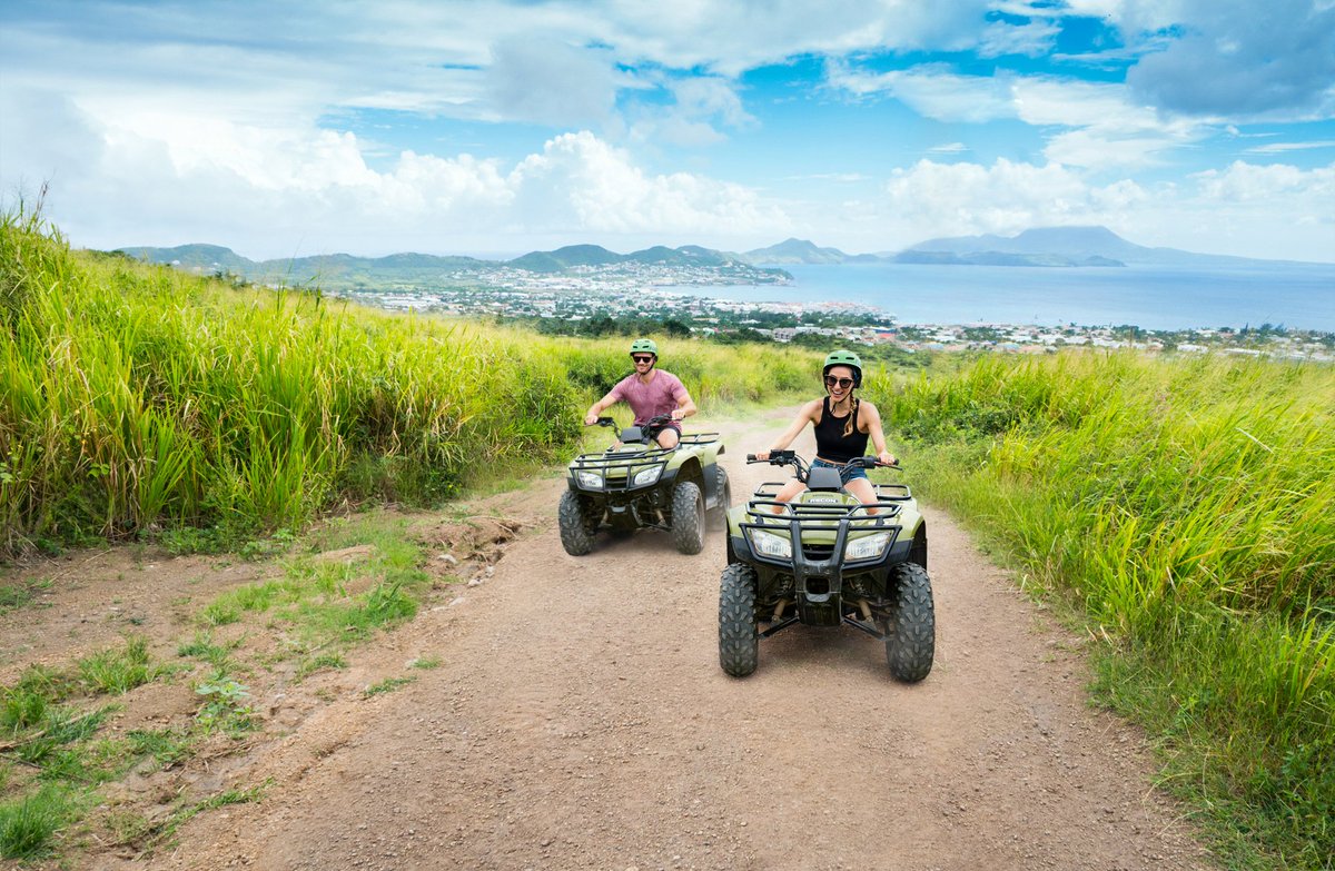 CrociereRoyal's tweet photo. Ogni destinazione offre esperienze totalmente differenti. Adrenalina pura!🏞 #SaintKitts https://t.co/kkm5VSlfJo