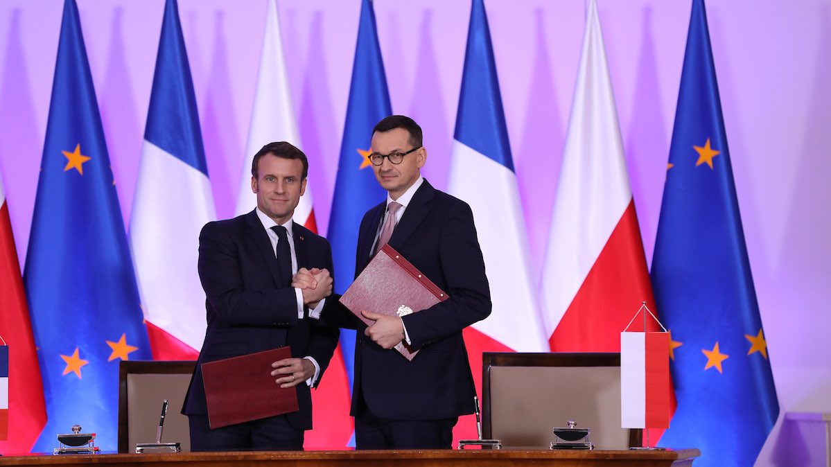 Prezydent i premier po podpisaniu deklaracji.