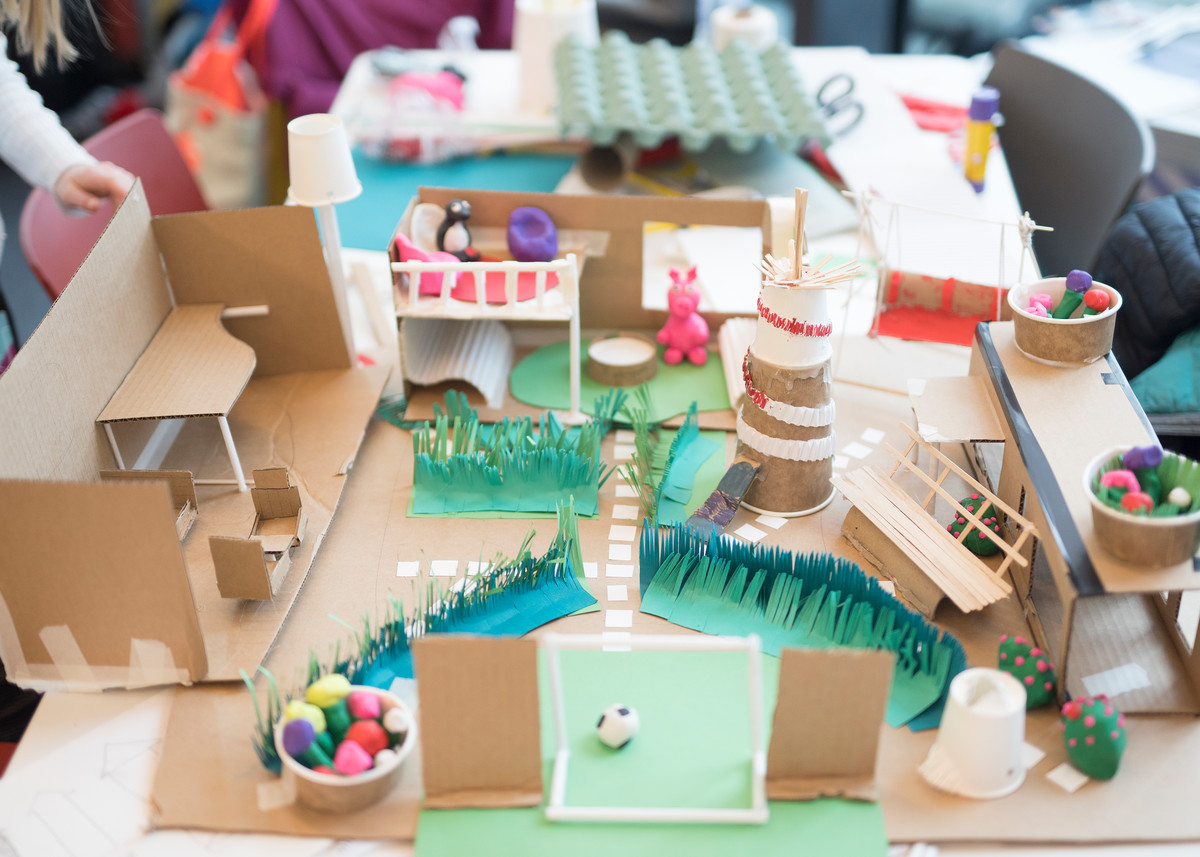 Prototype of an outside social space based on combating loneliness and isolation. Made from wooden sticks sticks, paper and plastacine.