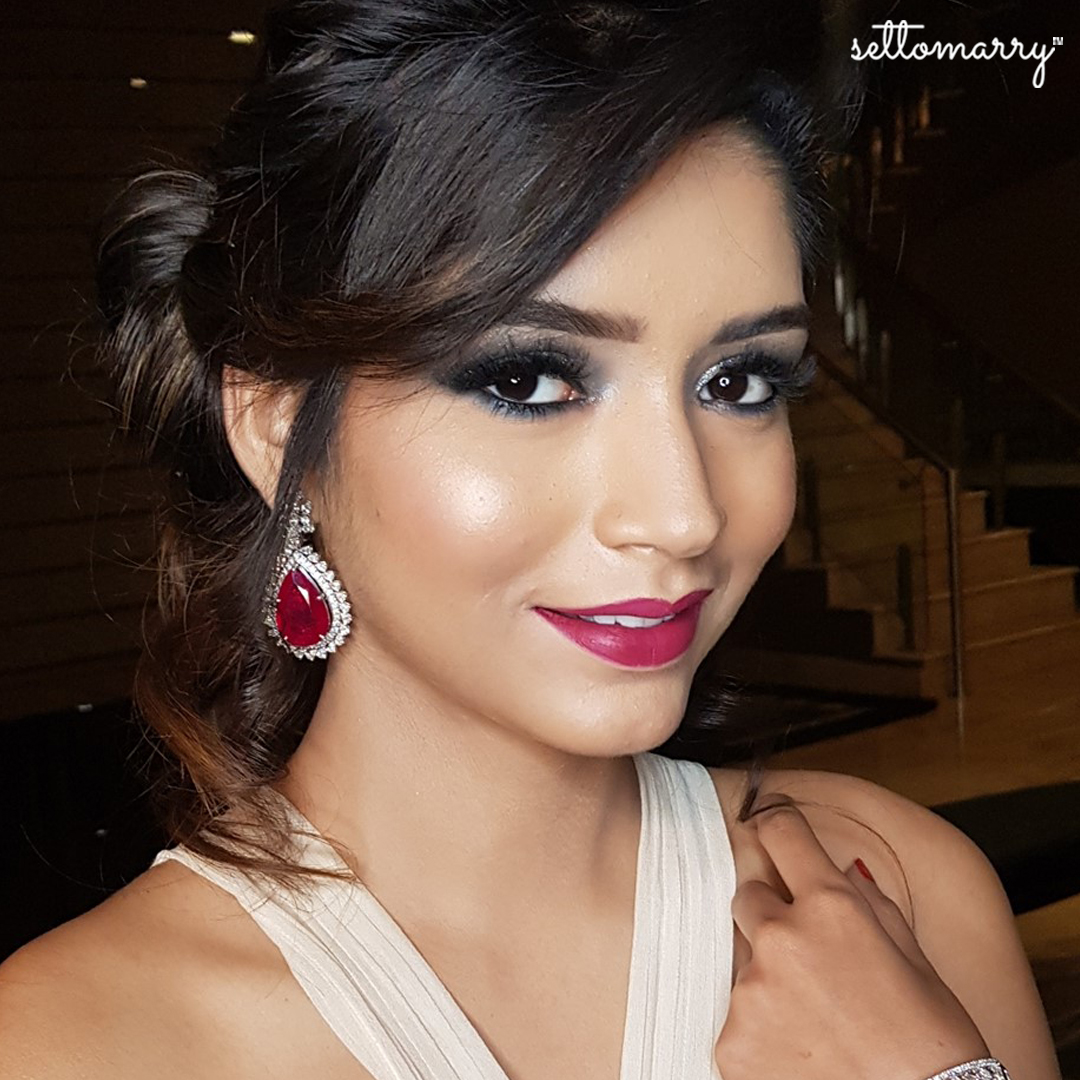 settomarry's tweet photo. Her beauty was the light in her heart! ❤ 

Book it if you like it only at https://t.co/2H3gtfd1KD #settomarry #settomarrybride #delhimua #delhibasedmua https://t.co/qW9TwWuIQQ