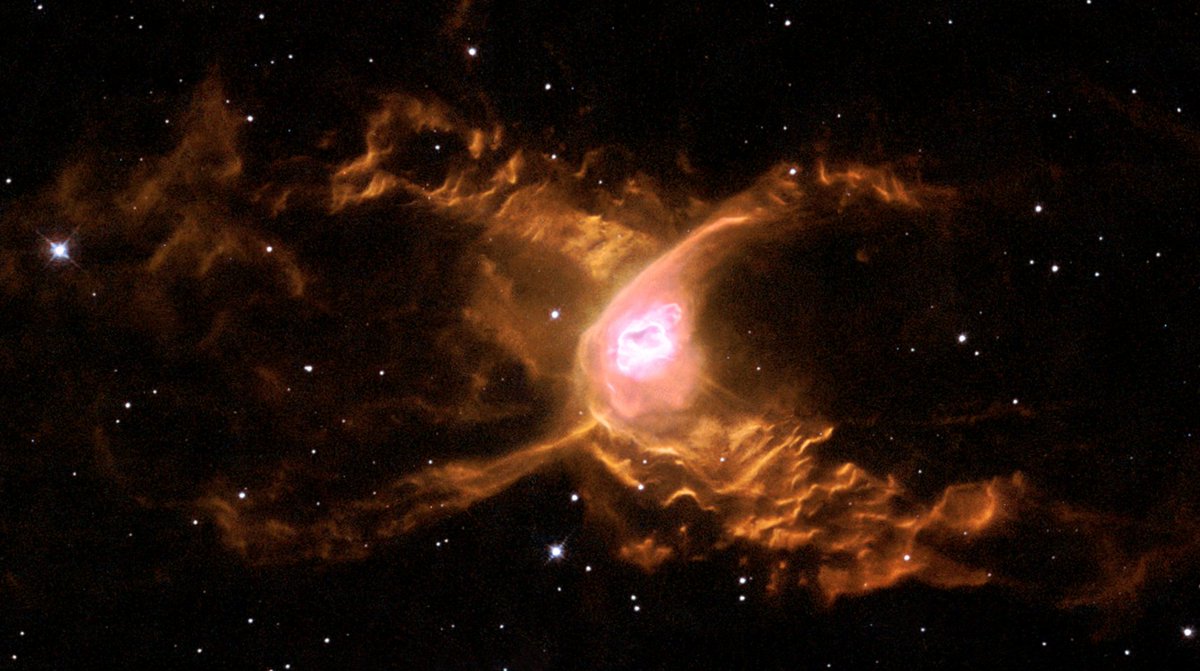 astrocampva's tweet photo. This nebula called the Red Spider Nebula, located some 3,000 light-years away in the constellation of Sagittarius. This nebula harbors 1 of the hottest stars known and its powerful stellar winds generate waves 62.4 billion miles high.  #astrocampva #NASA #nebula Credit: #ESA https://t.co/BH6SSgJajz