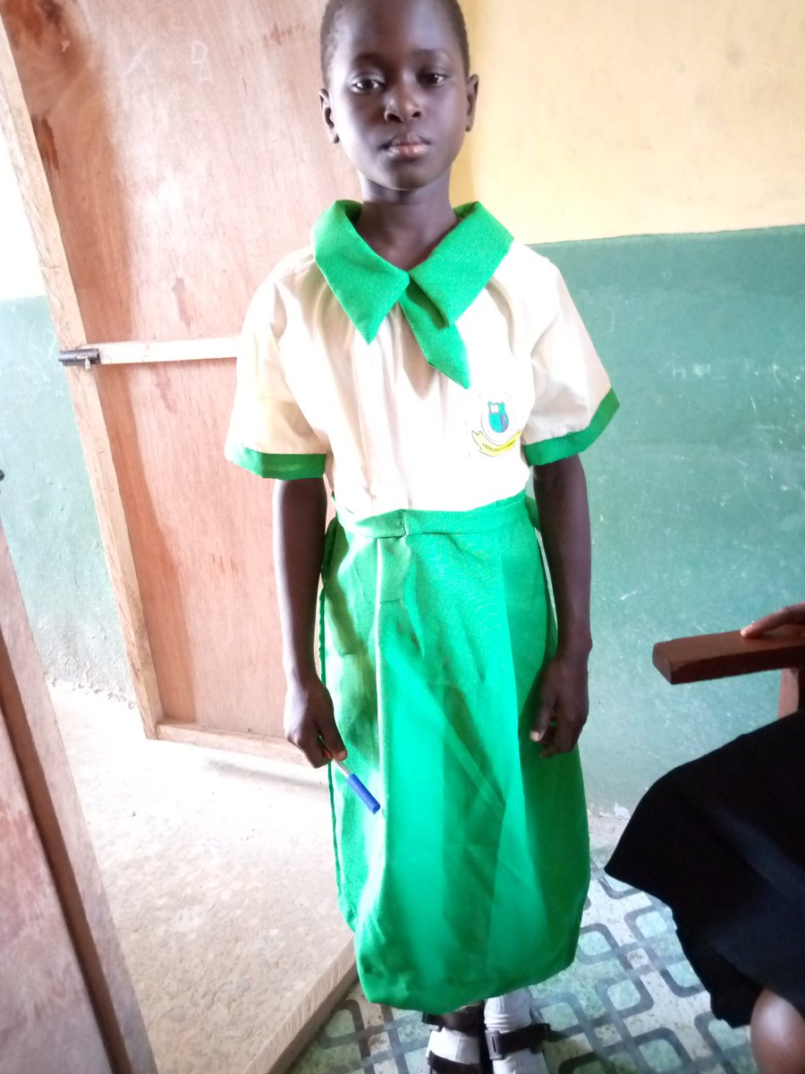 phunmeelaryo's tweet photo. Frame 1.                       Frame 2
The old wear.              The new wear
Not d uniform  The schooluniform.
@Koaeducation Thank you @princessjoyj for your donation. She has a school uniform now. God bless you.
#helpachildtoday
#schooluniform
#koaeducationfoundation https://t.co/84P0KCaesk