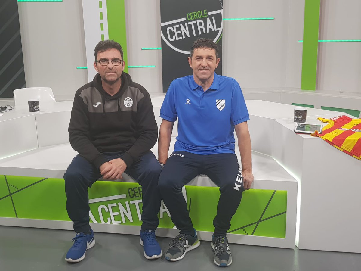 CanalReusEsport's tweet photo. 📺 #CERCLECENTRAL 20:30 h | 
👉 Càndid Ballart (@canditu_1) , porter del @ReusDeportiu
👉 Alfredo Polo,entrenador de l'@AlforjaFS i Gabriel Mercado, entrenador del CFS Mediterrani Cambrils
👉 El  guanyador/a de #ELJOK @okstars27
▶️ No us ho perdeu! https://t.co/9Zpgr3c55j
