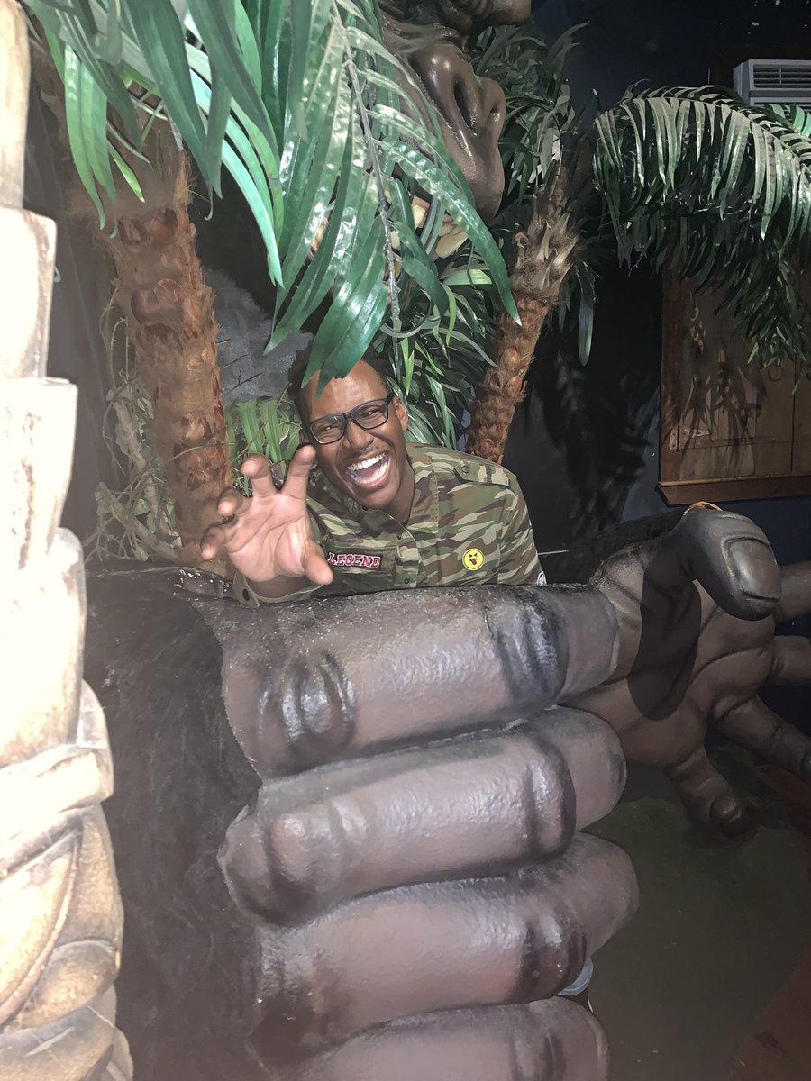 Partty_Guy's tweet photo. Went to the Museum of the weird the other day. Really crazy, sis had the mean fish eyes going for him.
.

.

#austin #austintx #museumoftheweird #fisheyes #weird #weirdart #reallyweirdstuff #reallyweird #lol https://t.co/YqiB8sh71H