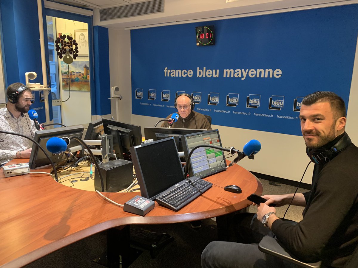 stadelavallois's tweet photo. 🎙 Rendez-vous dans 2 minutes sur l’antenne de @bleumayenne avec @tomxav4 ! https://t.co/q6dLVHlhHZ