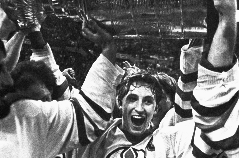 OnLevelPlay's tweet photo. “You miss 100 percent of the shots you don’t take.” – Wayne Gretzky

#MotivationMonday #LevelPlaySports #inspiration #TheGreatOne #NHL #LAKings #EdmontonOilers #HHOF #MemorableQuotes https://t.co/vG6k1AJHlP