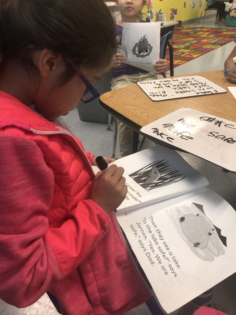 HEScotties's tweet photo. These scholars went on a long vowel hunt! Students searched their reading story for โsneaky eโ words. #164scottie #workpurposefully #workhard #ThisIsHighland https://t.co/1brCPhQjNA