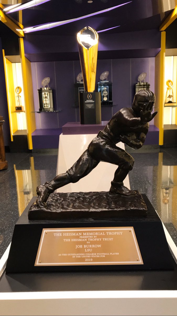jonathanmhardy's tweet photo. Thank you @Coach_EdOrgeron and @LSUfootball for having us. @boscofootball #GeauxTigers https://t.co/7z6NwmjOKD