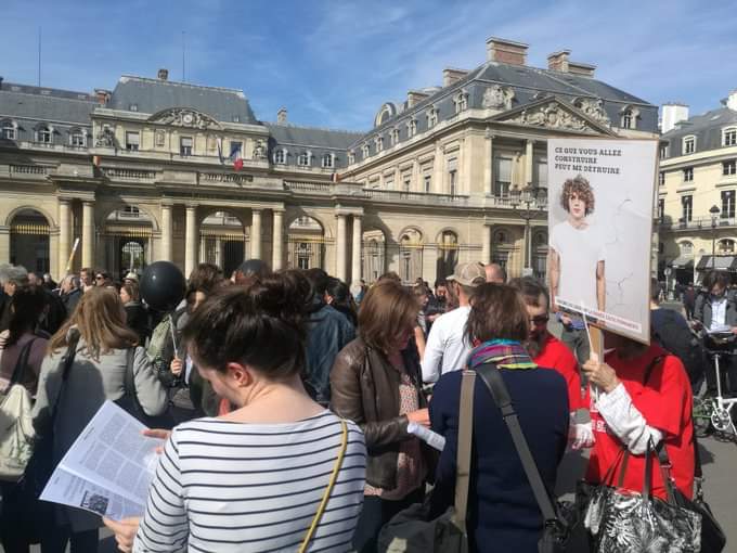 mvt_archis's tweet photo. Manif ce Mardi 4 février des architectes, enseignants, praticiens, étudiants, à 9h30, cour du Palais Royal. #teamarchi https://t.co/rjX1xeTFcD