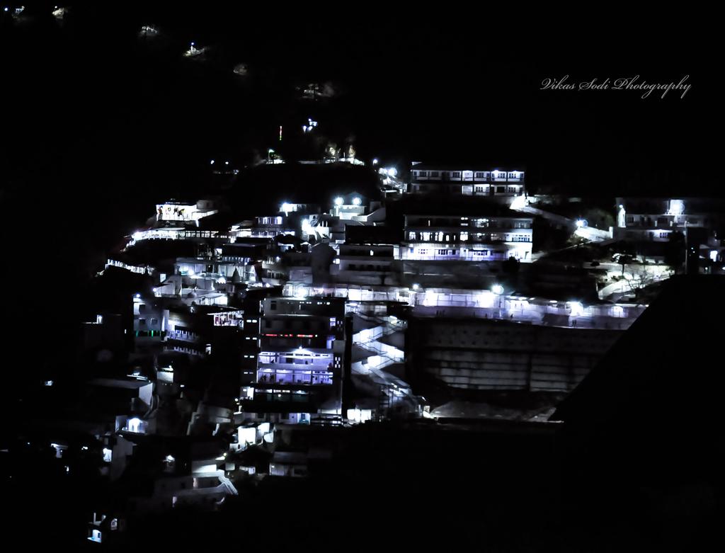 jmuencyclopedia's tweet image. Jai Maa Vaishno Devi 🕉️🙏
Location  Darshni Darwaza &amp;amp; Mata Vaishno Devi's Bhawan
Pc @VikasSodi
@JammuTourism @incredibleindia @KhajuriaManu
@IGaneshMalhotra
@radionews_jammu
@AnsuyaJamwal
@prahladspatel
@tourismgoi
@incredibleindia
#jammu_Darshan #photography #jammuencyclopedia