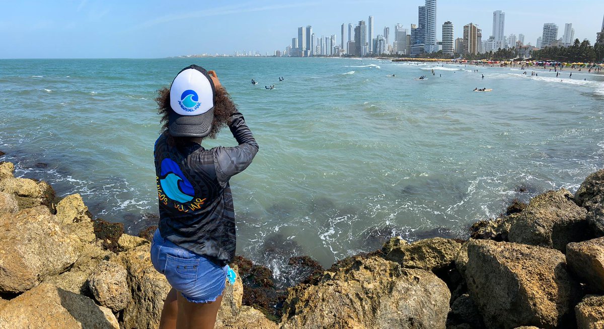 HorizonSportFR's tweet photo. Première étape pour nos reporters, la Colombie 🇨🇴 et l'association @amigosdelmarONG située sur l'île de Tierra Bomba en face de Carthagène. Cette fondation travaille tous les jours depuis 5 ans pour favoriser la réintégration scolaire de jeunes à travers la pratique du surf 🏄‍♀️ https://t.co/6oTCS5PPjp