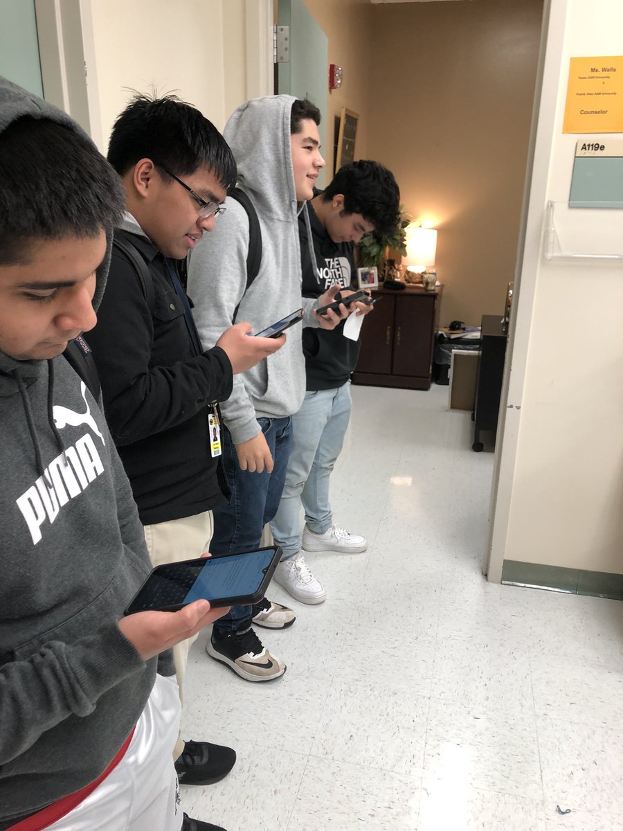 FreWCounsels's tweet photo. Cougars are in the game and preparing for the second quarter! CTE applications 2020! @Nimitz9_AISD #GetintheGame https://t.co/y6oydZRtE0