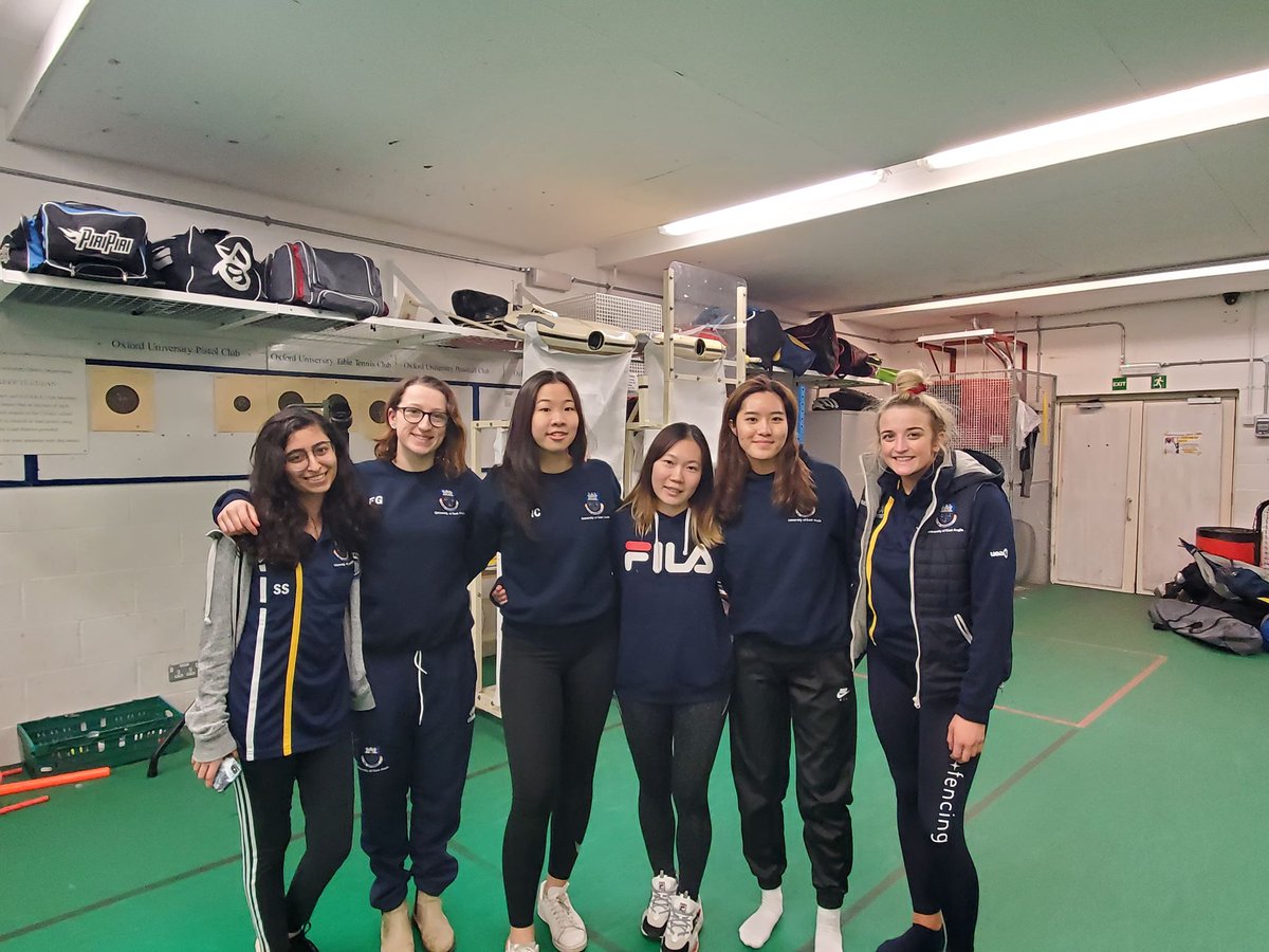 Our women's team fenced fantastically over the weekend, beating Nottingham (133-111) and Oxford 2nds (133-102) but then narrowly losing to Oxford brookes (128-131). Keep it up for the next tournament day! 🙌🙌 #ueasport #winning