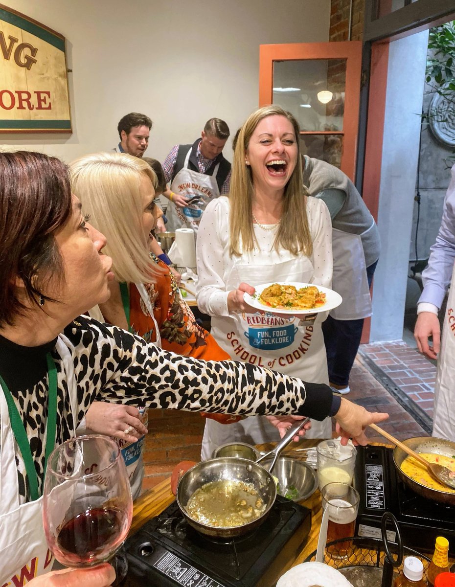 Netchex's tweet image. Just like Sunday family dinners, food helped make our latest team building event a huge success. A big thank you to @NOCookingSchool for hosting our Sales &amp;amp; Marketing Team last week for a terrific #Chopped-style cooking competition! #Netchex #TeamBuilding