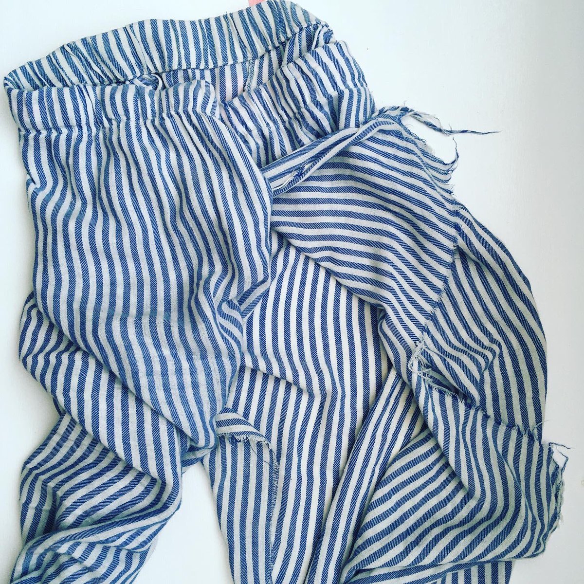 aye_alison's tweet image. Friends, last night my arse was hanging out of my pyjamas. Today, I have some new ones #threadbare