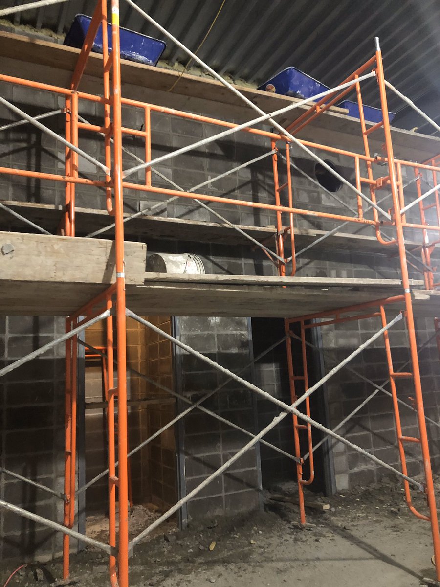 FRPSsupt's tweet photo. Great work by our #Masons @frps_durfee building the bathrooms in the grand foyer to the athletic center๐คผโโ๏ธโน๐ฝโโ๏ธ๐๐ป @SuffolkBuilds use #WetSaws to cut block & #Concrete to build sturdy walls in the #pool ๐๐ปโโ๏ธarea https://t.co/WZxVBFOLyy