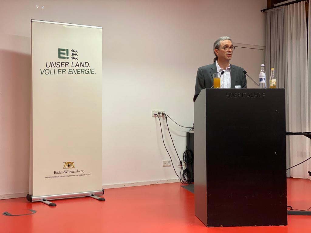 energiewendebw's tweet photo. #UMDialog heute Abend: Im Fokus stehen der Austausch untereinander - „Dialog voller Energie“ ist damit Programm des heutigen Abends und Teil des Kommunikationskonzepts des @umweltbw mit dem Slogan #UnserLandVollerEnergie. Moderation: Dr. Pascal Fournier https://t.co/2lHk7sVsdW