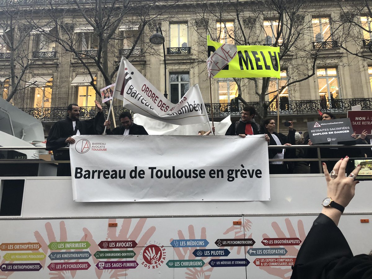 alexmatondo's tweet photo. #AvocatsEnColere #greve3fevrier #avocats #greve https://t.co/EKD8rDREEM