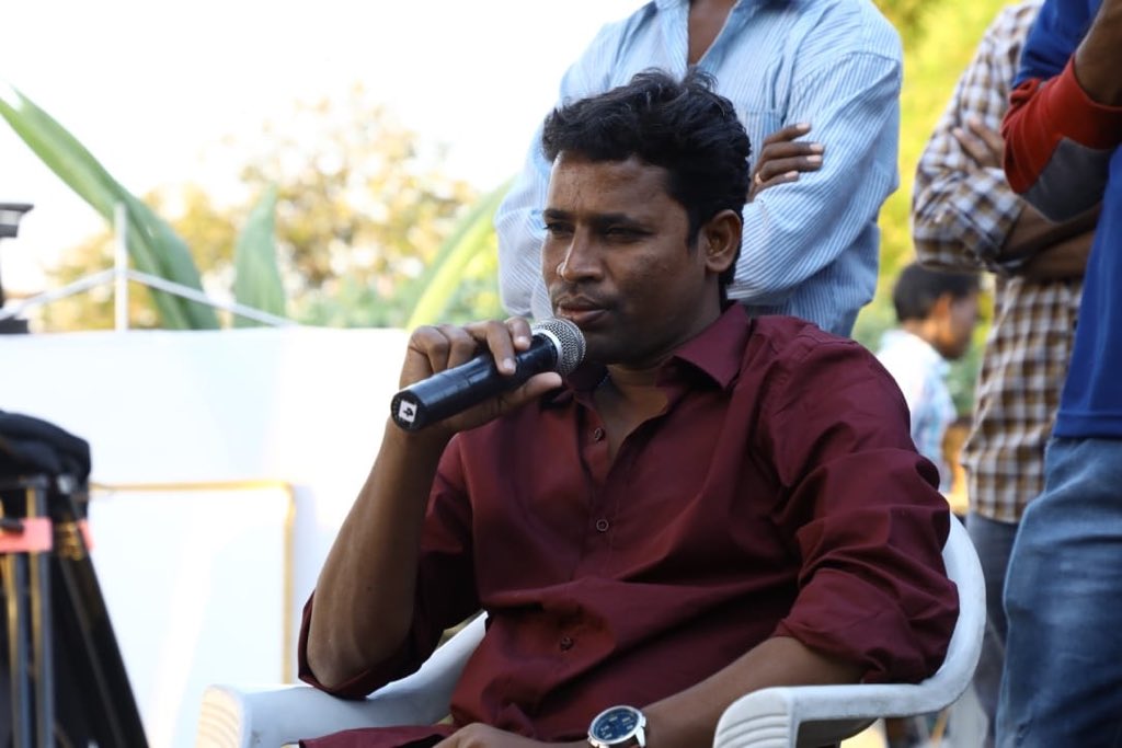 jwonnesh's tweet photo. Hii Director John jakki at shooting location https://t.co/a6bJIaH9CA