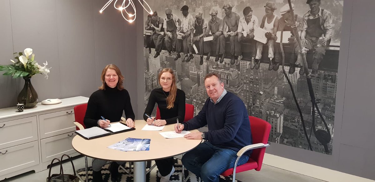 Deze topper krijgt de kans om administratieve werkervaring op te doen bij het groeiende bedrijf #HZReiniging van <a href="/HenryZomerdijk/">Henry Zomerdijk</a>. Gelijk op locatie Nieuwleusen, die onlangs is gekocht aanvullend op bestaande vestiging in Steenwijk. Bedankt &amp; succes! <a href="/Steenwijkerland/">Steenwijkerland</a>  <a href="/BCSteenwijk/">BC Steenwijkerland</a>