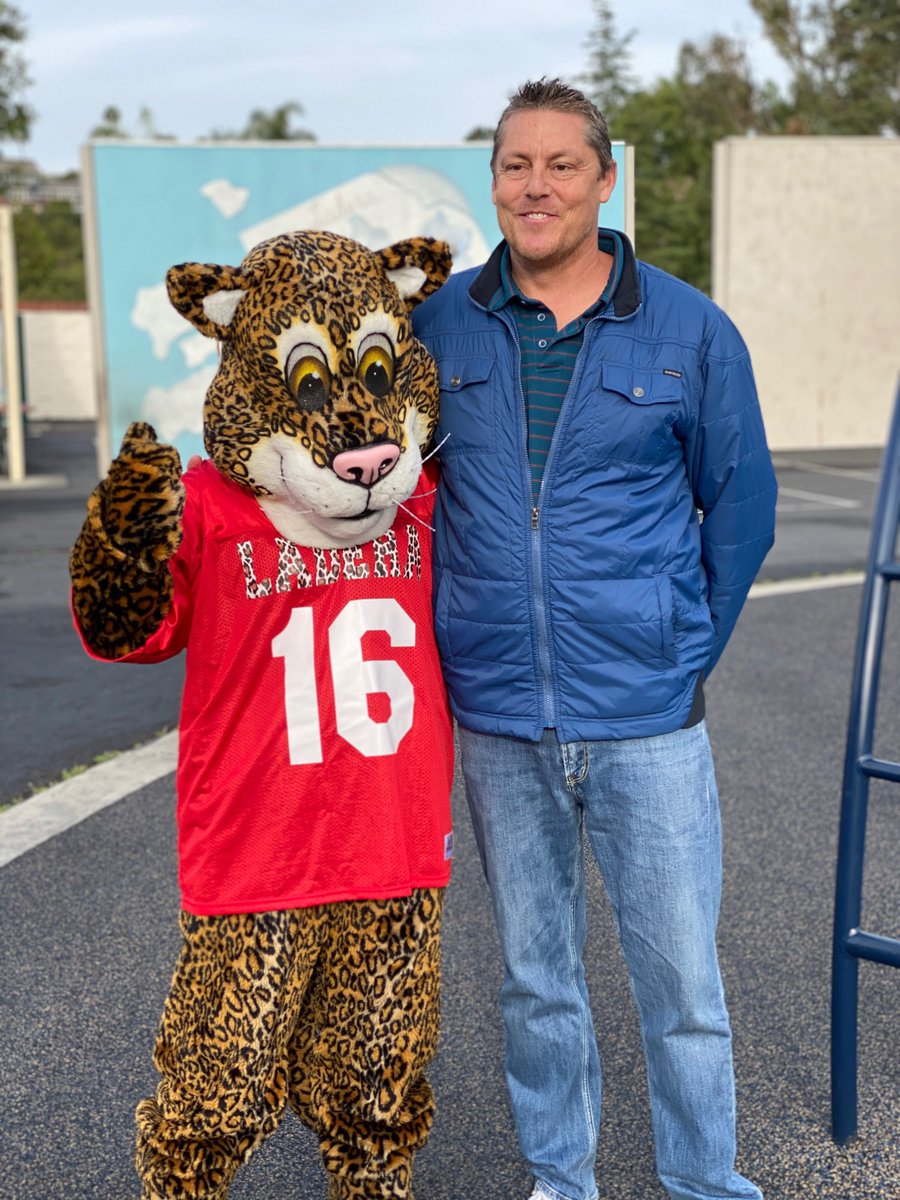 Congratulations to Mr. Warren, Ladera Elementary's 2020 Teacher of the Year!  We are fortunate to have this world-class teacher here at Ladera! #laderaleopards #wearetusd