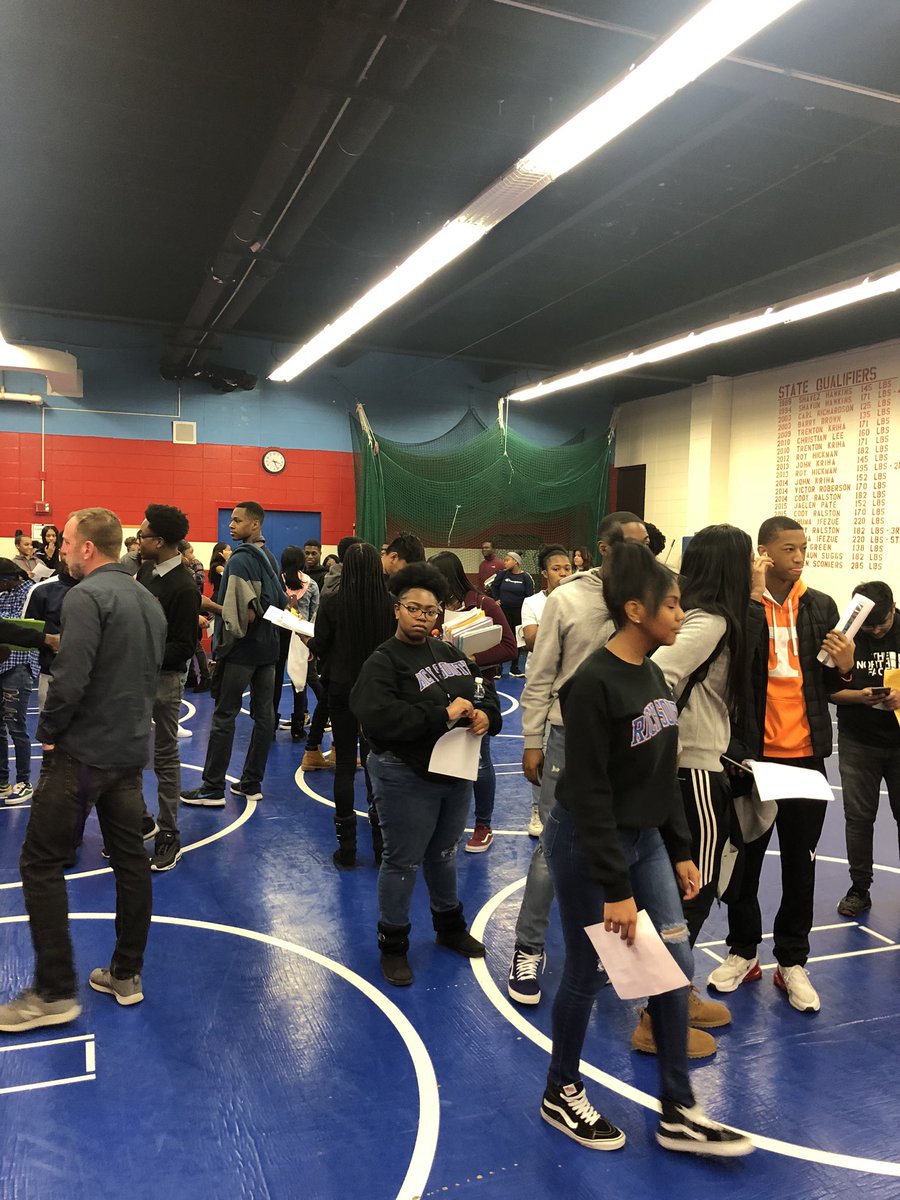 MsClarkrich227's tweet photo. The first Iowa Caucus has happened at Rich South High School! AP Gov students organized and ran this precint.  Winner: Bernie Sanders.  Second: Elizabeth Warren. https://t.co/GHrk95qkIi