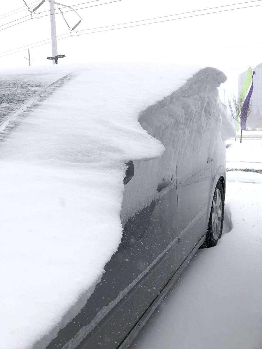 moonraker_777's tweet photo. 24 degrees and the worst snow storm this season. ❄️ Always enjoy digging out the car.
#snow #winterinutah https://t.co/ITOiFrhd5U