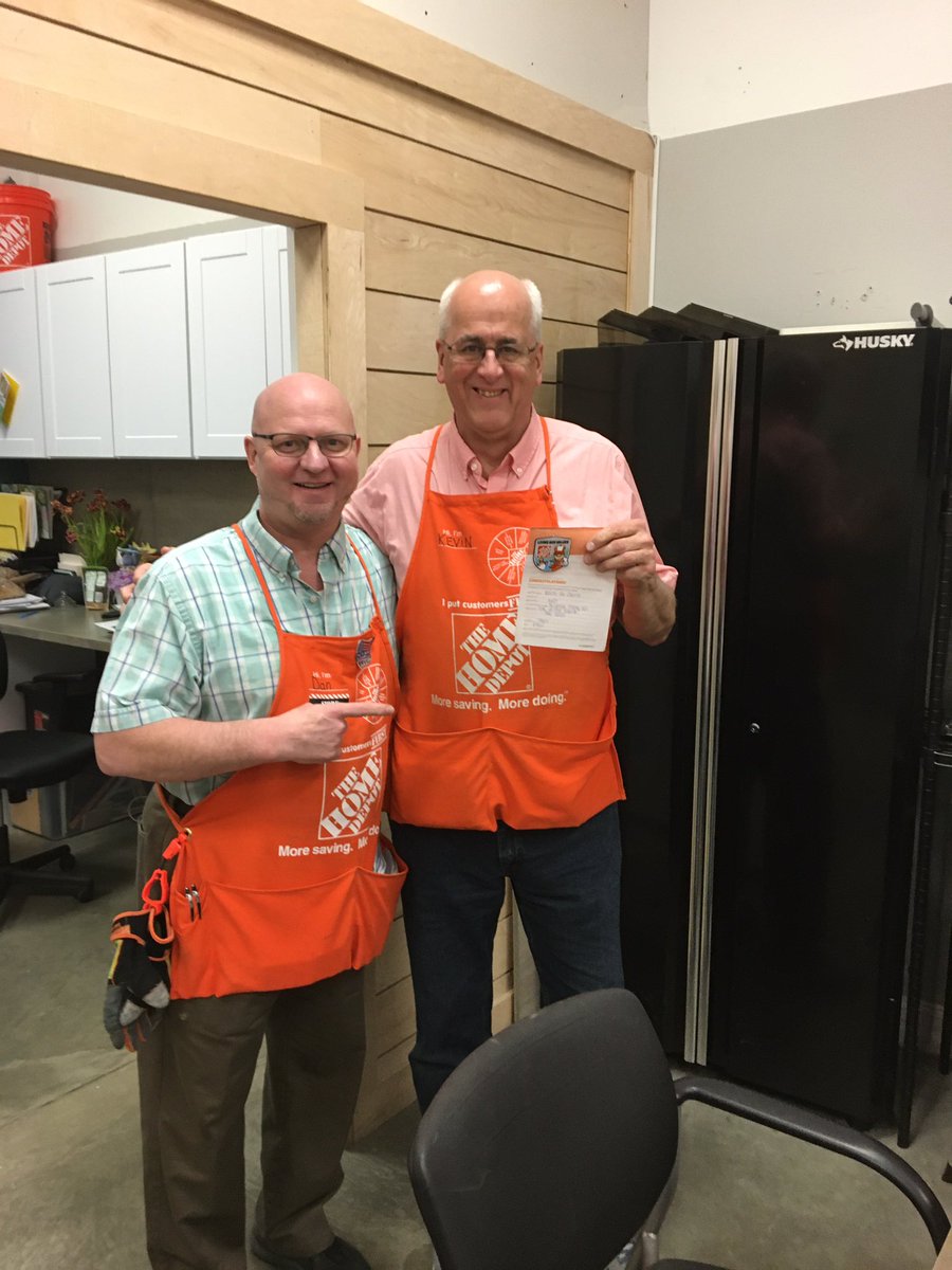 DS of the month Kevin!! Awesome job living our values everyday! @spohn3857 <a href="/Jeff_Johnson26/">Jeff Johnson</a> <a href="/athornton0412/">Anthony Thornton</a> <a href="/kelly_broyles/">Kelly Broyles</a>