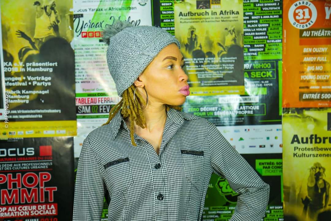 Maah Koudia Keita, musicienne très appréciée, l'une des trois femmes bassistes en Afrique. Elle a cofondé l'Association #CareAlbinos qui fournit une assistance médicale aux albinos atteints de cancer de la peau. 

Suivez son itv  Mardi et mercredi à 16h05 et le Jeudi à 16h20 #RFM