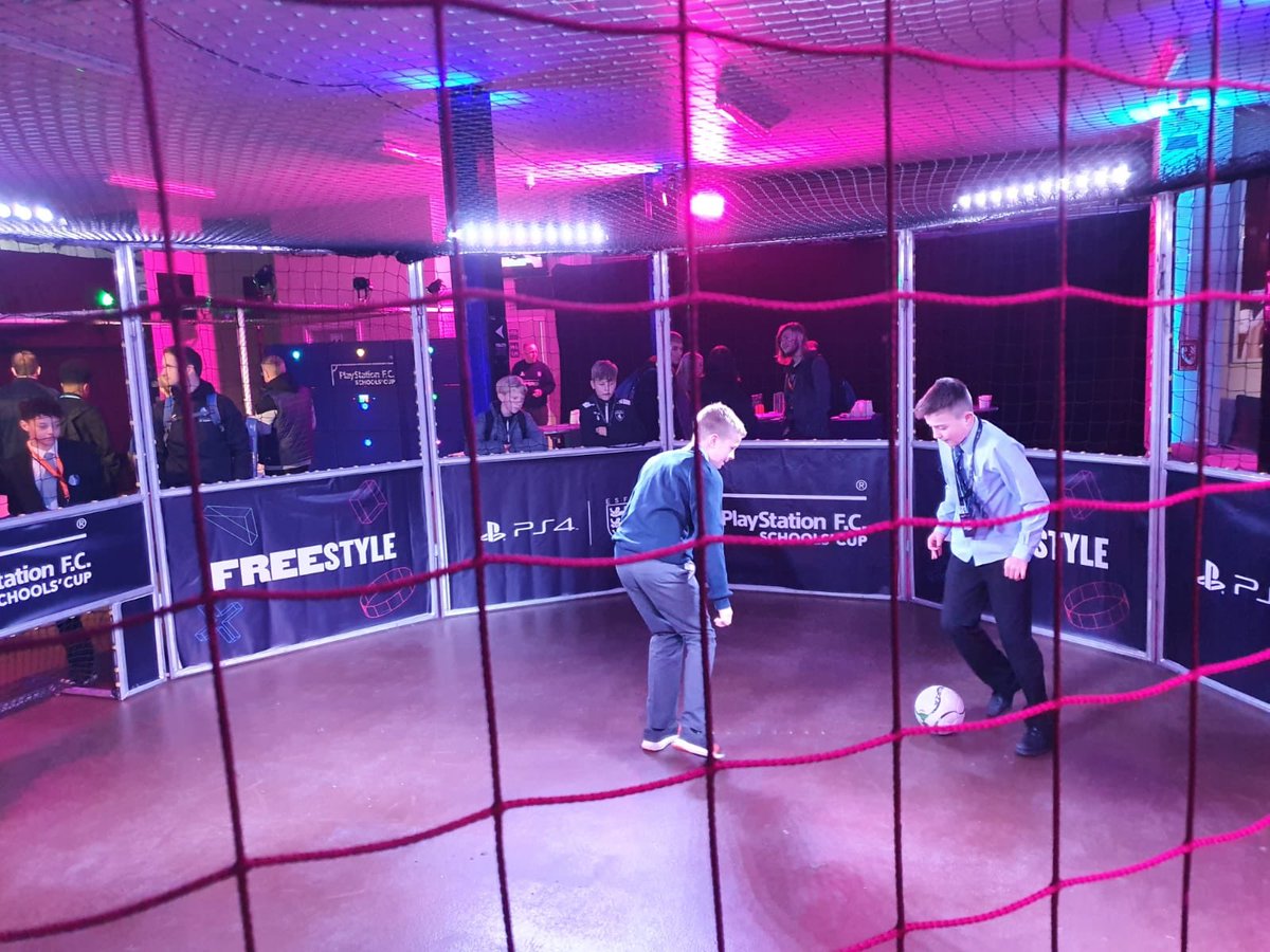 MGS_PEandSport's tweet photo. โฝ๏ธ Many thanks to @psschoolscup for a fantastic day for our U13s at the #PSNextLevel Live Event @WBA! The boys (& staff) thoroughly enjoyed the day. #MGSFootball #fifa20 #freestyleskills #tshirtprinting #cheekynandos #WBAtrainingsession https://t.co/3hr9hRzF5S