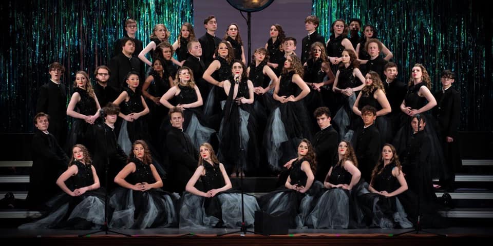 USDD's tweet photo. What you saw on stage was amazing What you probably didn't see: 300+ volunteers who put in 100s of hrs to make Destination De Pere: Jam Session a rousing success! Thank you all: families, students, community members and countless others β€οΈπΌ π€ #DPride #FlyAsOne #JamSessionSC https://t.co/BGeDeAd46h