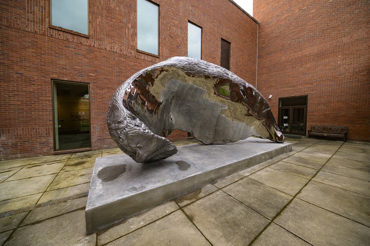jsmauo's tweet photo. ✨Masterworks Monday: Behind-The-Scenes Edition✨
Marc Quinn (British, b. 1964) @_MarcQuinn
Frozen Wave (The Conservation of Memory), 2017
Stainless Steel
#NowOnView through May 3, 2020
#MasterworksMonday #MasterworksOnLoan #StainlessSteel https://t.co/nQ9DtLq3Fw