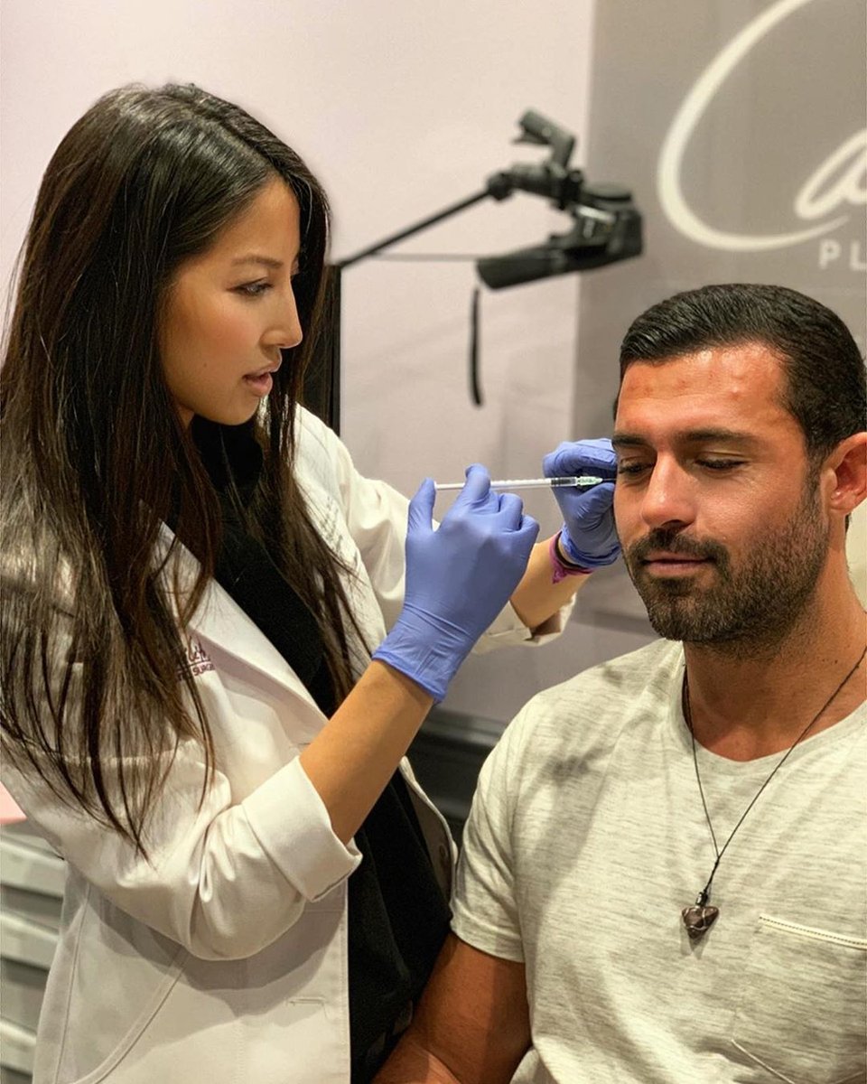 cassileth's tweet photo. Happy Monday from @catchangmd and #teamcassileth ✨
​@Jesseleeowens visited our practice for preventative #Brotox 👍😎 https://t.co/emyJR6Q3l0