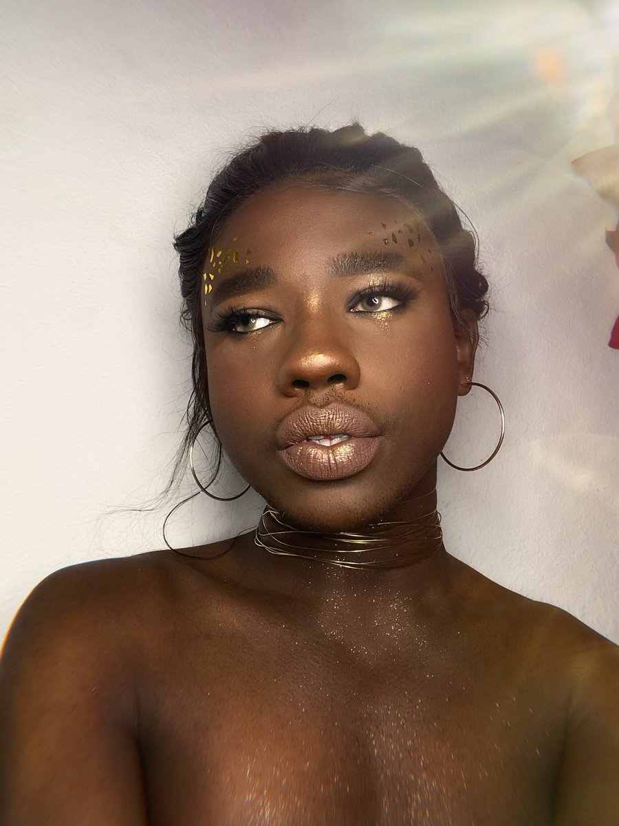 jmdelore's tweet photo. ⚜️COVERED in Gemini✨♊️ using shade from the @ABHcosmetics x @amrezy Palette 💘
#abhxamrezy #amrezypalette #norvina #benebrows https://t.co/i1G3Dswiqi