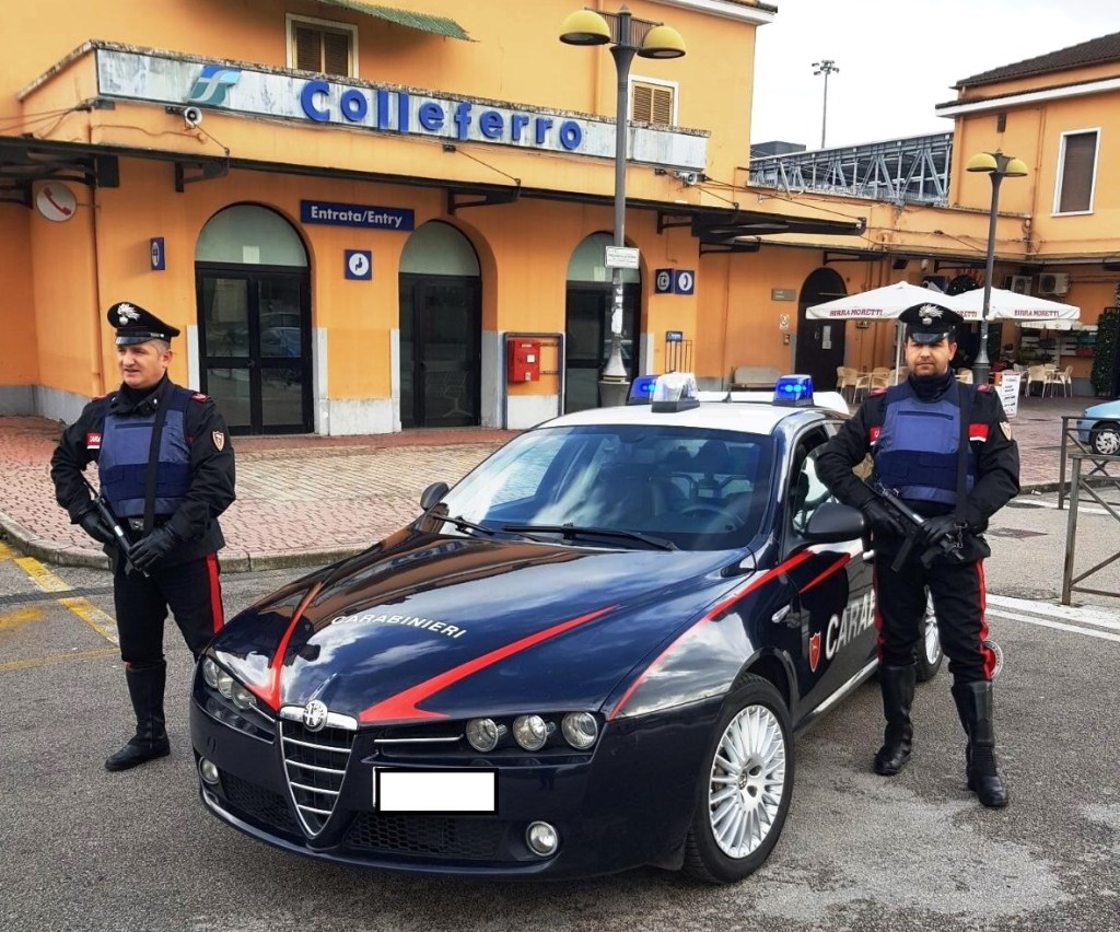 PerteOnline's tweet photo. Colleferro – Nel week-end i Carabunieri hanno arrestato due persone per droga e un’altra che voleva guidare la loro auto https://t.co/MM2b8UP9fl https://t.co/uUP49oCd4v