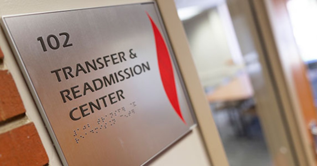 AdmissionsMSUM's tweet photo. Transfer specialist Audrey is at Normandale Community College today for the Spring Transfer Fair! If you're looking for the perfect place to complete your Bachelor's or Master's degree, check us out! @normandale_cc #highereducation #MNColleges #DragonFamily https://t.co/uqW7F43PRL
