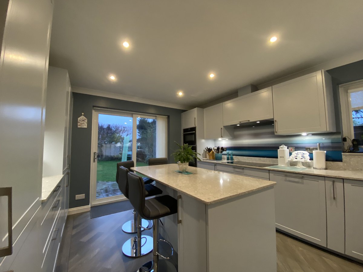 KitchenKev14's tweet photo. Finished this lovely kitchen back in December. Just wish it was a bright sunny afternoon to capture all the magical colour in the glass splash backs in which really add to the flair of this kitchen.   #keller #Neff #southerncountiesglass https://t.co/mGmPyxmTU5