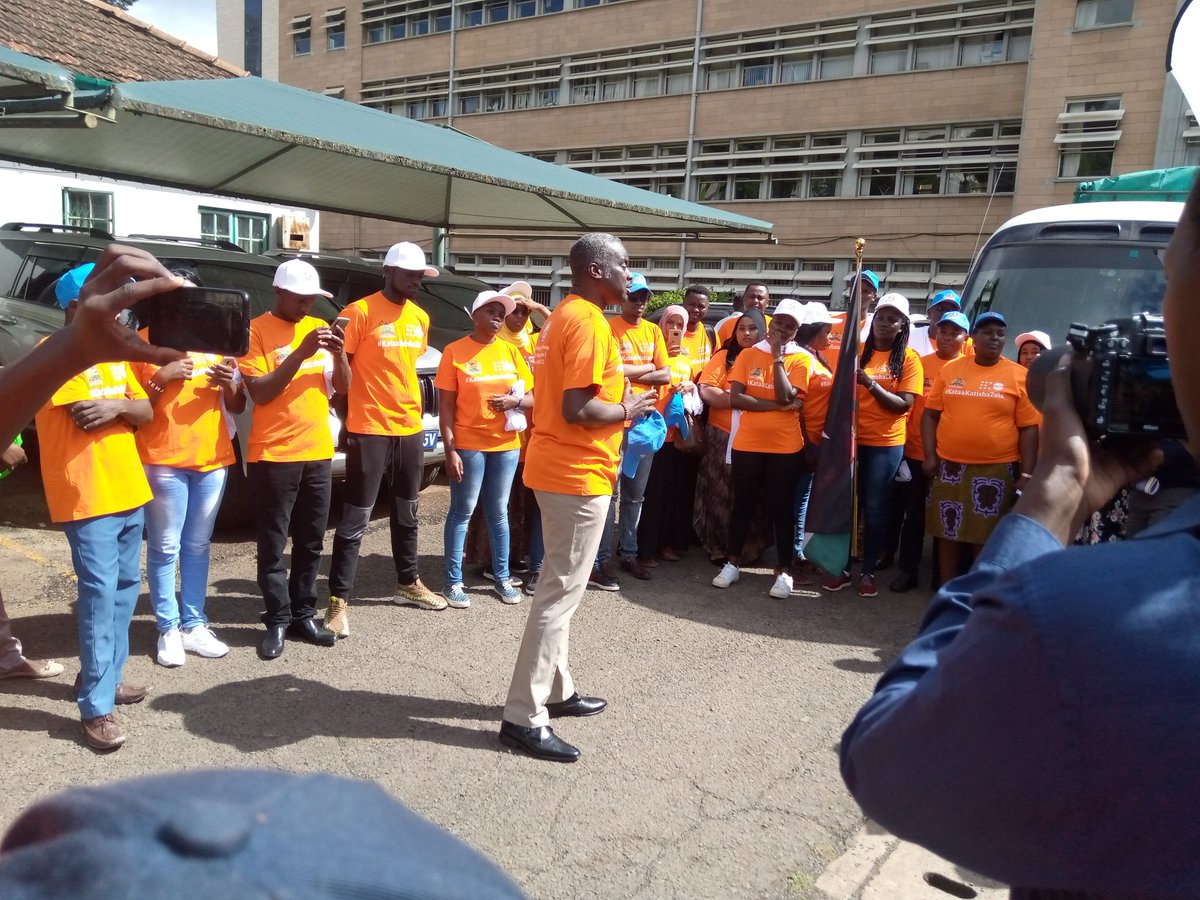 conphermel's tweet photo. FGM Excursion being flagged off @ Anti-FGM office ground By Dr ADEMOLA country rep UNFAPken.MISSION ON END of FGM By 2022.The youth caravan going through 5 counties MARSABIT,ISIOLO,SAMBURU,EMBU &amp; MERU....
@UNFPAKen https://t.co/rl4vQY7DSA