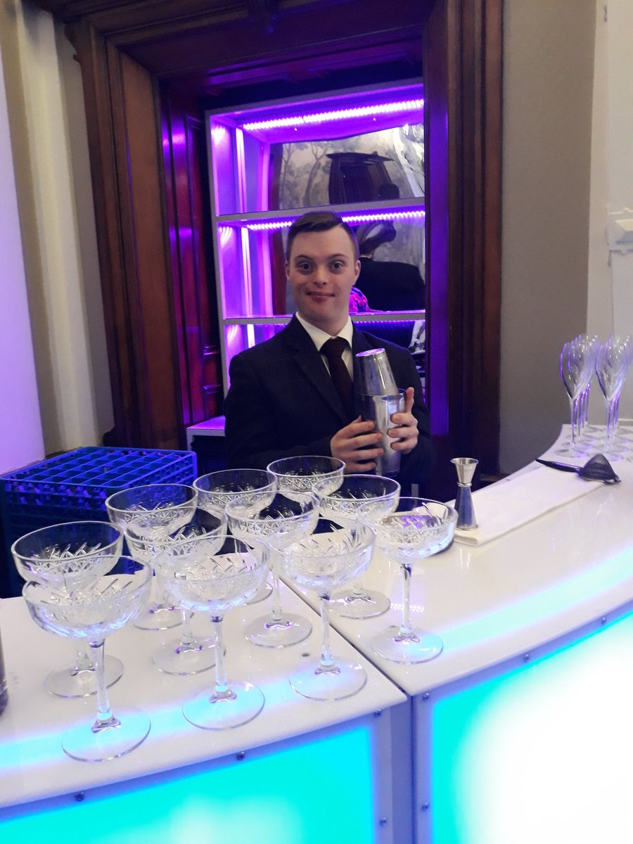 Tom @FoxesAcademy graduate is making cocktails <a href="/clevedonhall/">Clevedon Hall</a>  for all the guests of #foodforthought. I hope everyone has a great time, from Joe #jobswithasmile #disabilityconfident