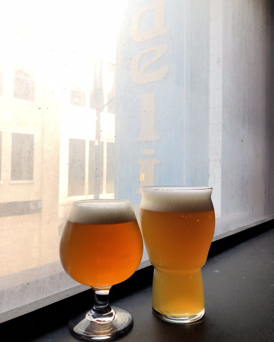 No better way to start the week off than with $3 pints! 🍺 Join us and choose from 24 different brews! #dando #happyhour #mondayspecials #cltdrinks