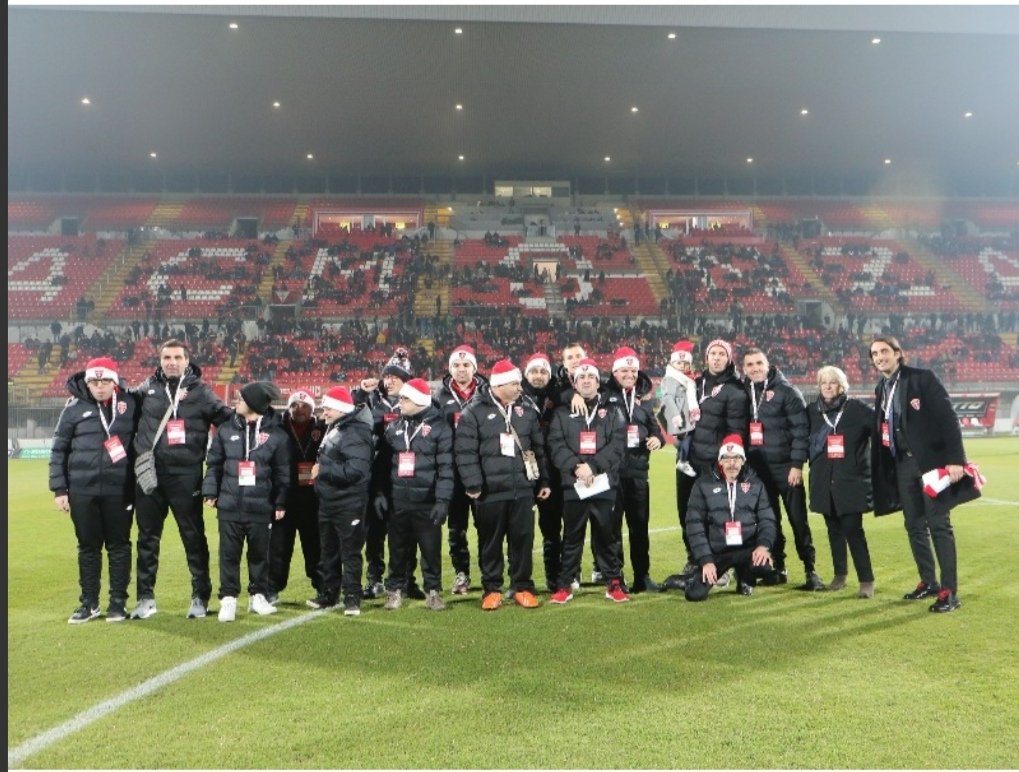 figcdcps's tweet photo. Un sabato sera indimenticabile per i ragazzi del Monza For Special presentati ufficialmente allo stadio "Brianteo" in occasione del derby Monza-Lecco.
Grazie al @ACMonza per la bellissima serata e per l'accoglienza emozionante! ⚽♥️
@LegaProOfficial
@FrancescoGhire2
#siAmocalcio https://t.co/sbMdFm5Kwd
