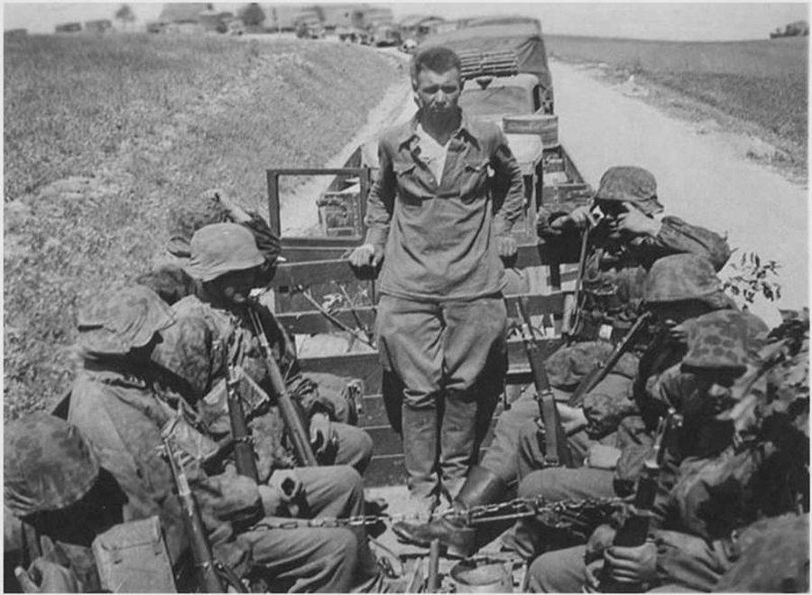 Район Умани. Август 1941 г. Советский военнопленный