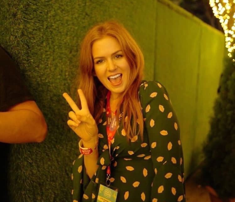 Happy birthday to miss isla fisher <3 i luv u 